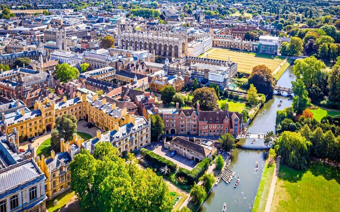 overview of the city and river in Cambridge